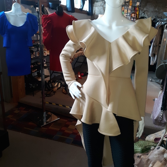 Beautiful Ruffle Hi/Lo Top - Picture 2 of 5